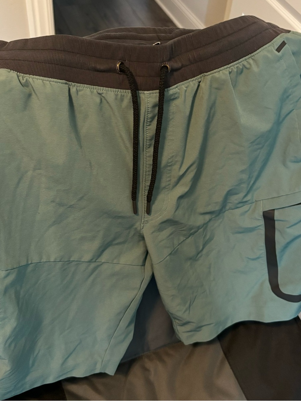 Under Armour Men's athletic teal shorts, XL